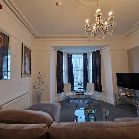 חלנדודנו Montague House Apartments מראה חיצוני תמונה
