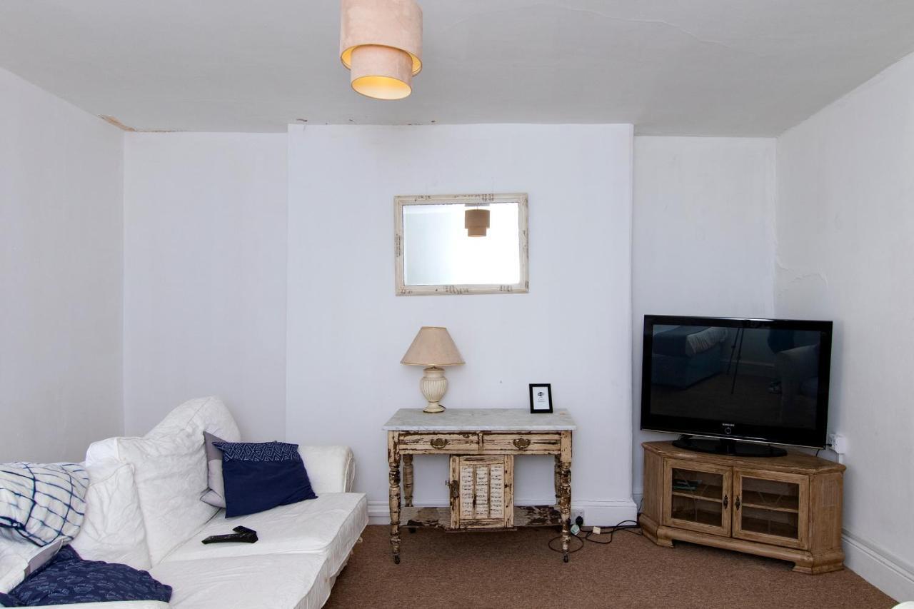 חלנדודנו Montague House Apartments מראה חיצוני תמונה